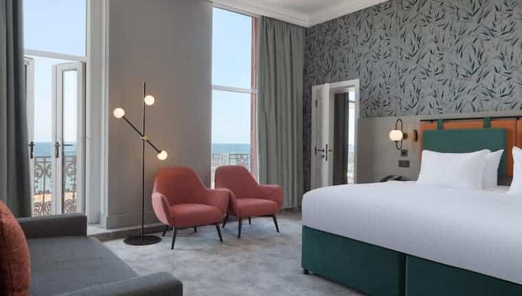 King One Bedroom Suite with Sea View and Balcony